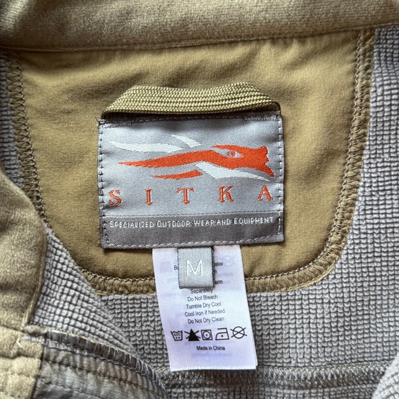 SITKA Gear. Vest. Size Medium. Color green. - Picture 2 of 7